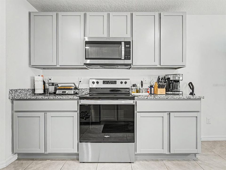 En Venta: $375,000 (4 camas, 3 baños, 2372 Pies cuadrados)