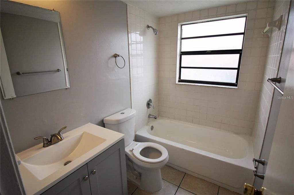В аренду: $1,250 (2 спален, 1 ванн, 800 Квадратных фут)