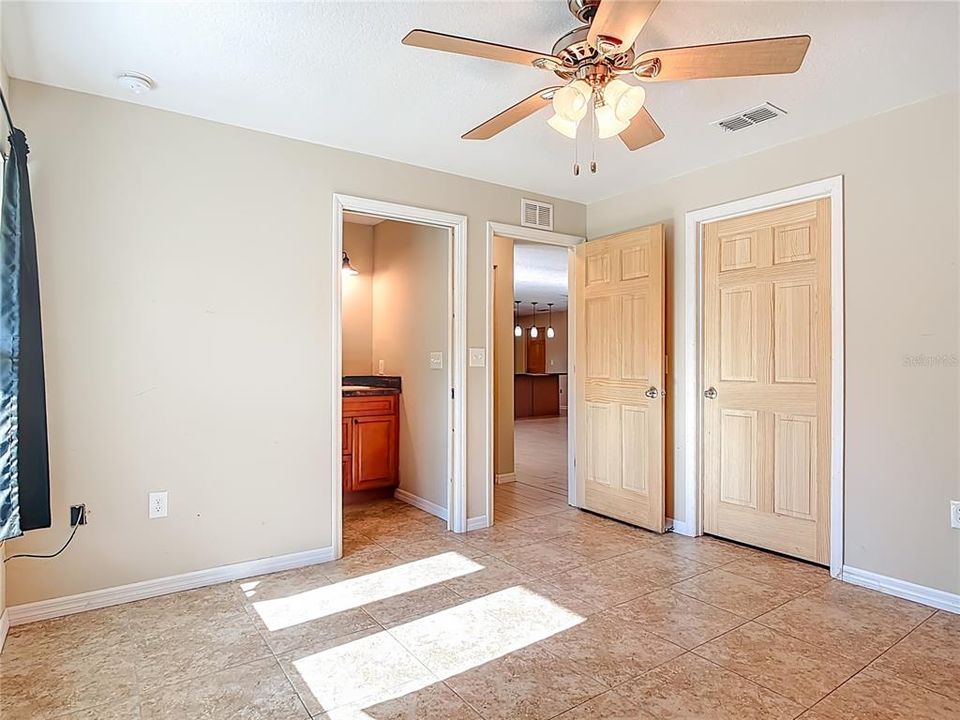 Active With Contract: $600,000 (3 beds, 3 baths, 1668 Square Feet)