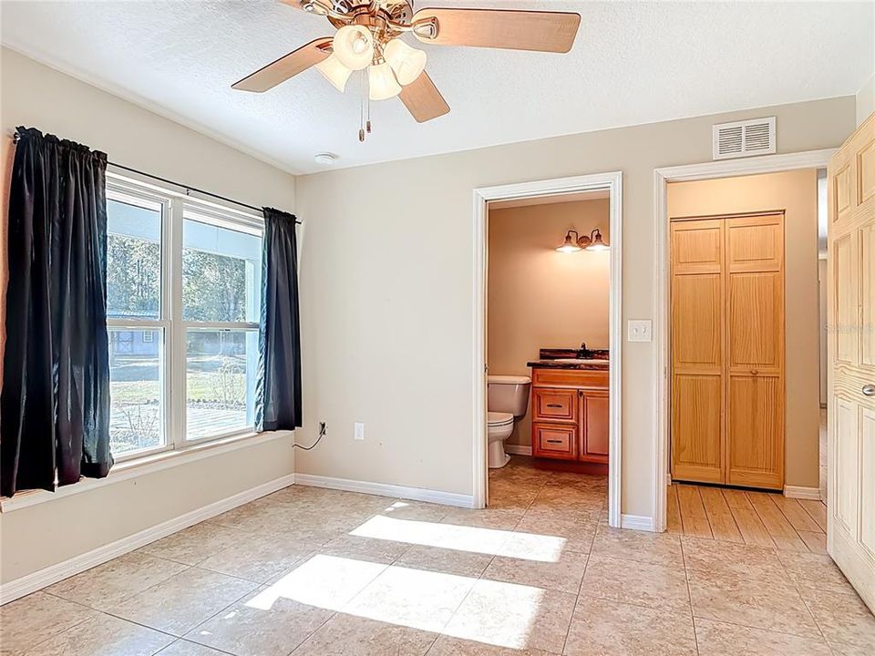 Active With Contract: $600,000 (3 beds, 3 baths, 1668 Square Feet)
