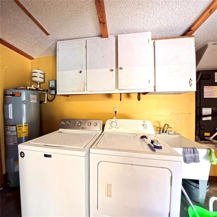 На продажу: $445,000 (3 спален, 2 ванн, 1905 Квадратных фут)