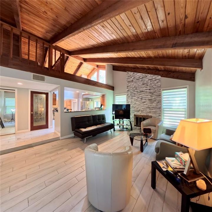 На продажу: $445,000 (3 спален, 2 ванн, 1905 Квадратных фут)