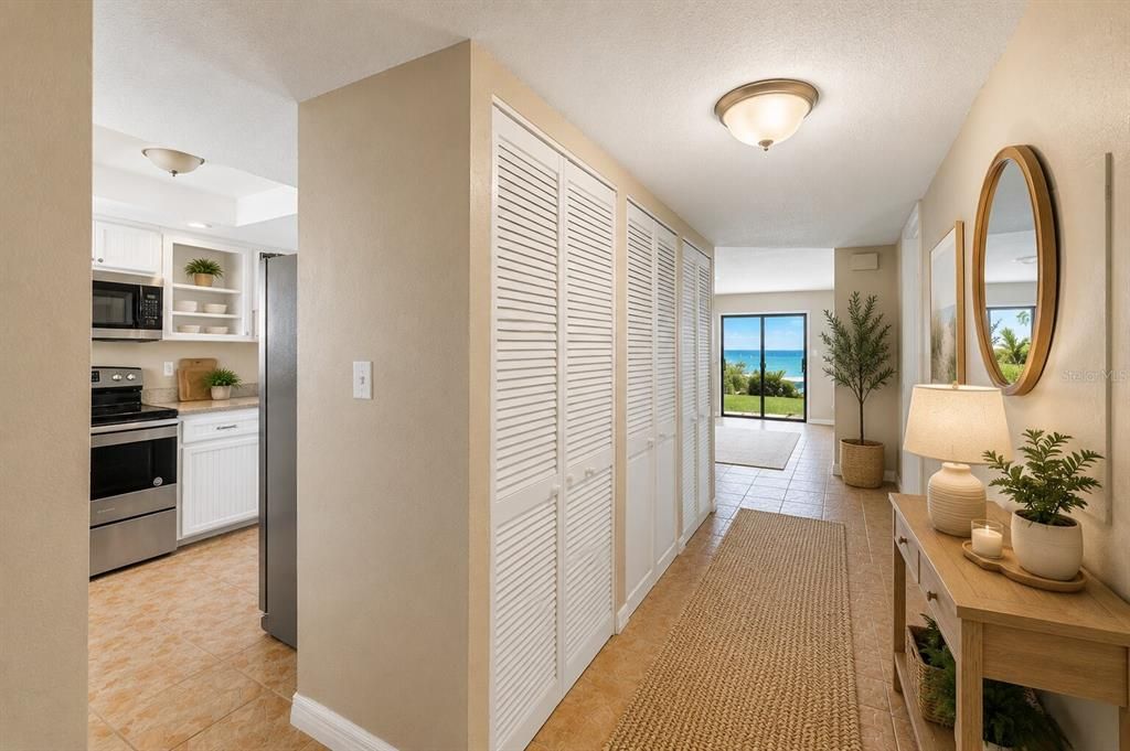 For Sale: $339,000 (2 beds, 2 baths, 1213 Square Feet)