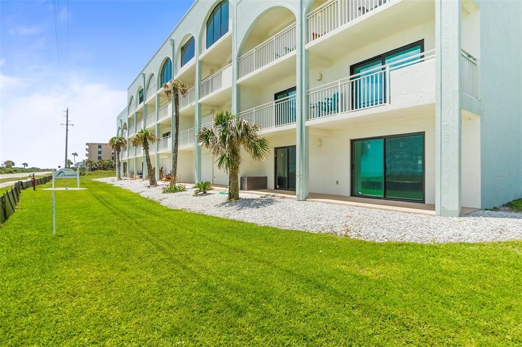 For Sale: $339,000 (2 beds, 2 baths, 1213 Square Feet)