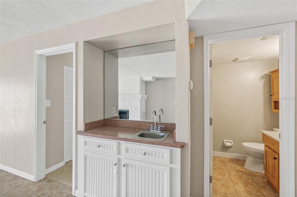 For Sale: $339,000 (2 beds, 2 baths, 1213 Square Feet)