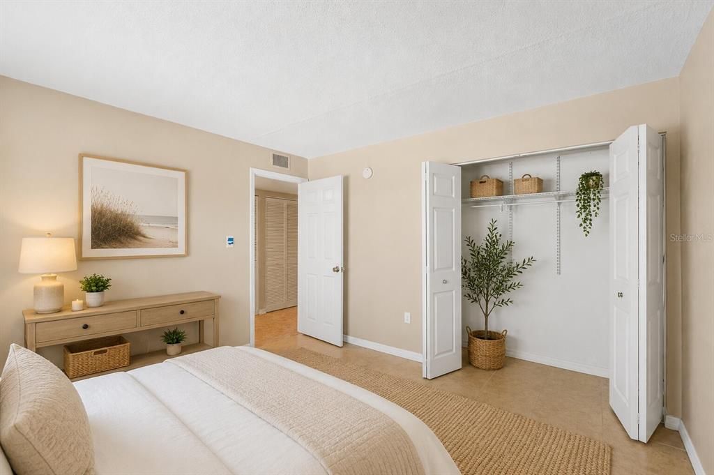 For Sale: $339,000 (2 beds, 2 baths, 1213 Square Feet)
