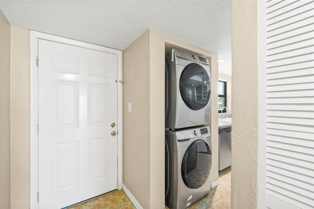 For Sale: $339,000 (2 beds, 2 baths, 1213 Square Feet)