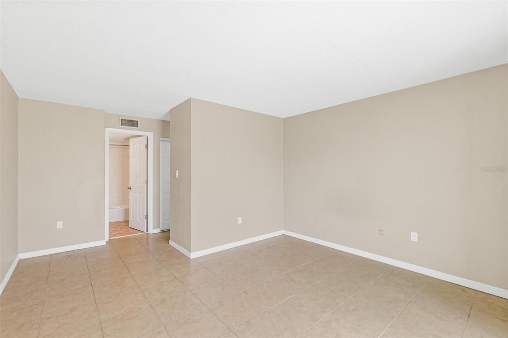 For Sale: $339,000 (2 beds, 2 baths, 1213 Square Feet)