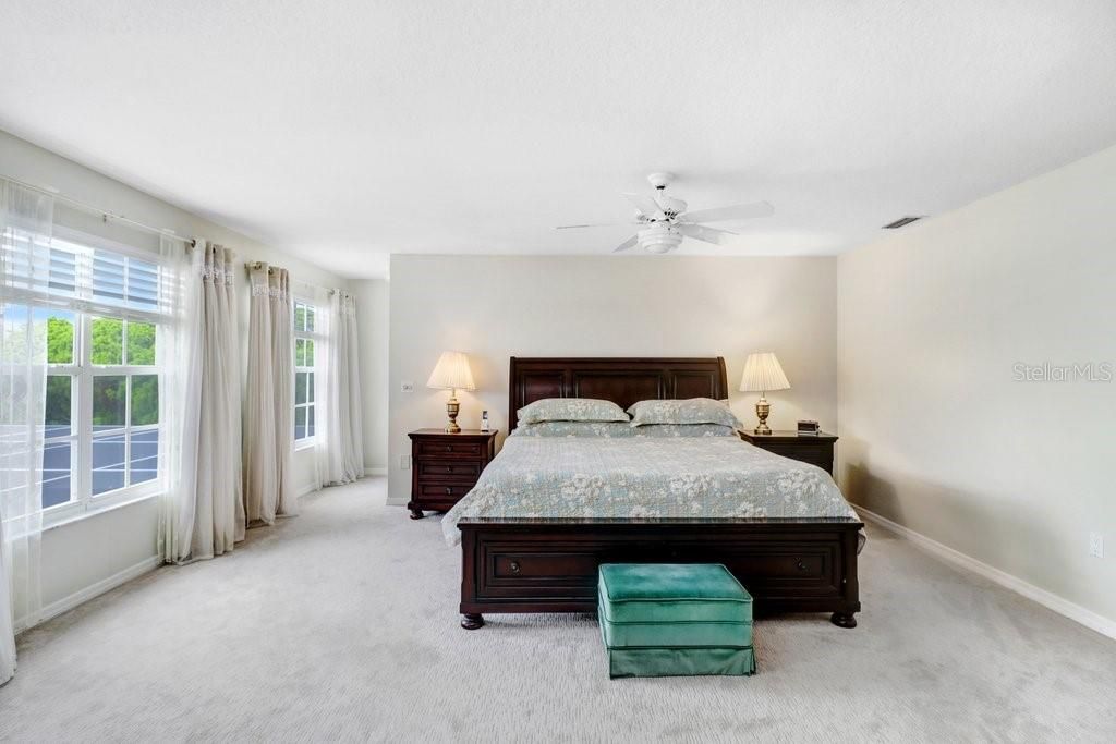 For Sale: $950,000 (4 beds, 4 baths, 3465 Square Feet)