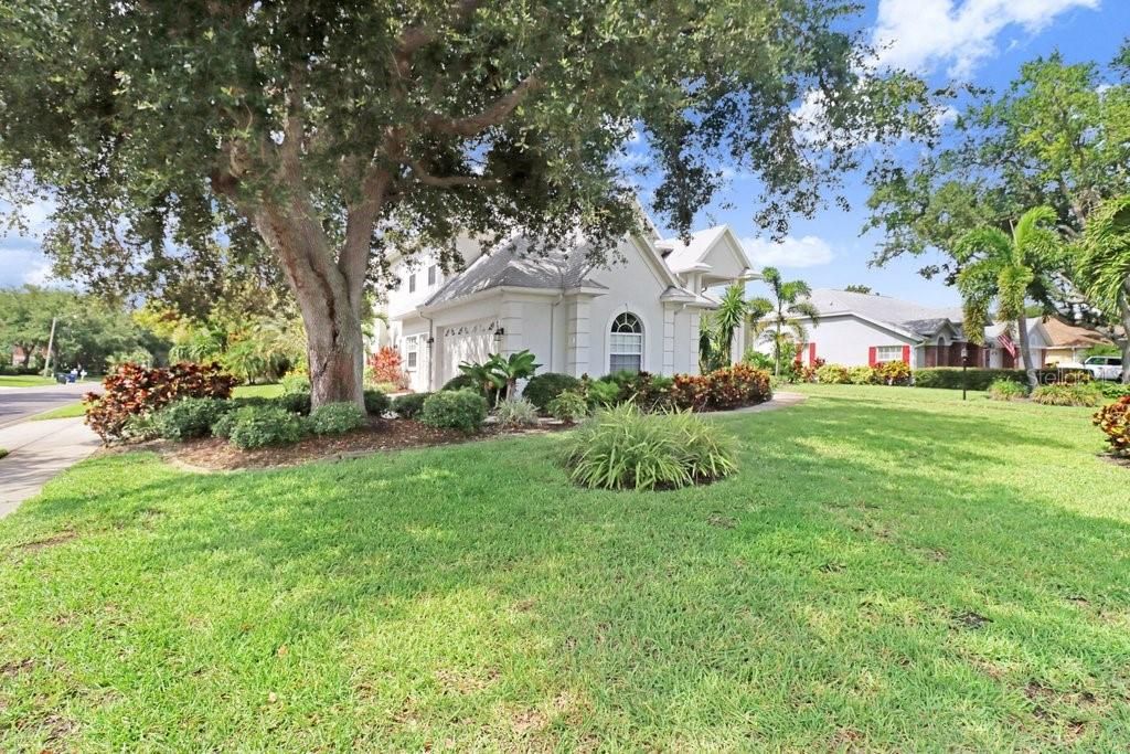 For Sale: $950,000 (4 beds, 4 baths, 3465 Square Feet)