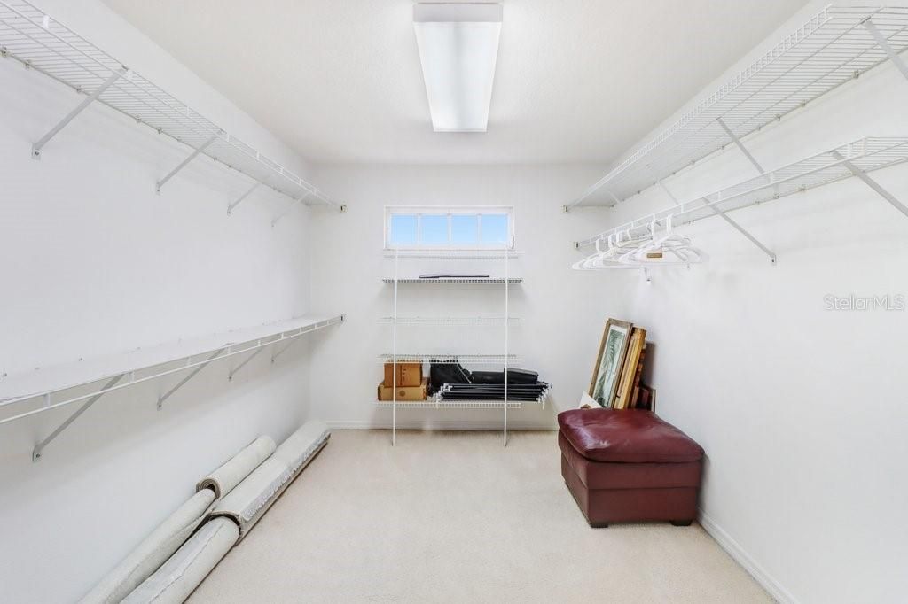 For Sale: $950,000 (4 beds, 4 baths, 3465 Square Feet)