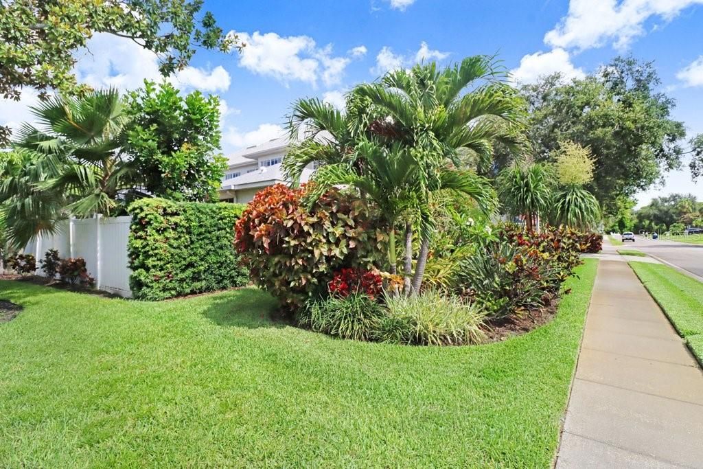 For Sale: $950,000 (4 beds, 4 baths, 3465 Square Feet)
