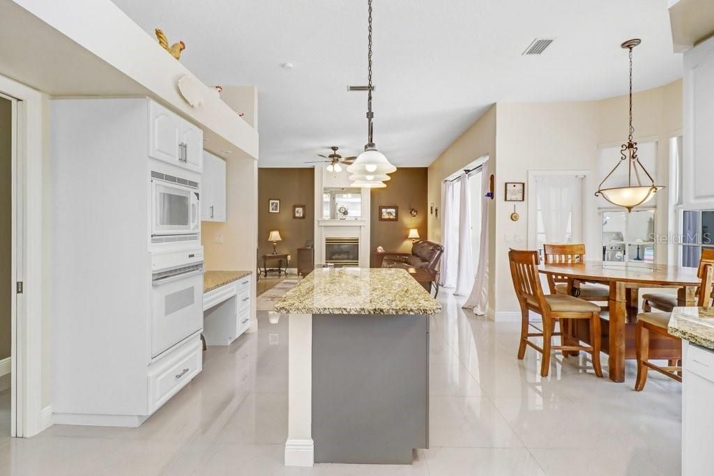 For Sale: $950,000 (4 beds, 4 baths, 3465 Square Feet)