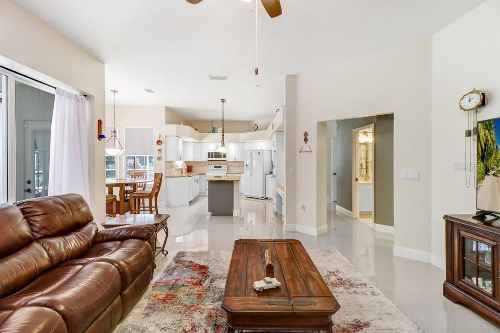 For Sale: $950,000 (4 beds, 4 baths, 3465 Square Feet)