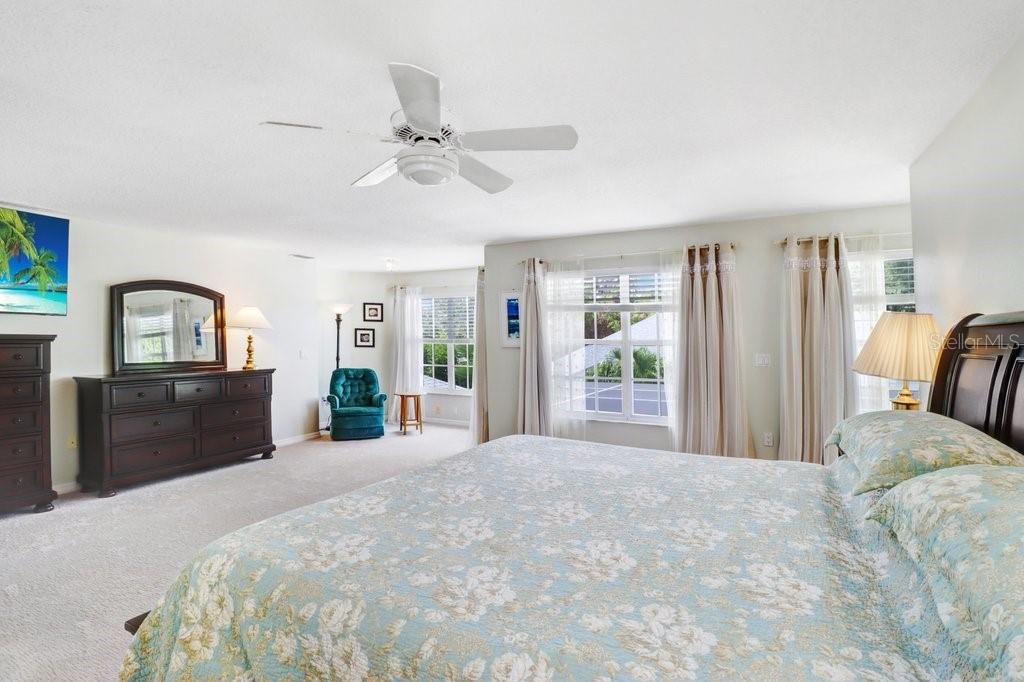 For Sale: $950,000 (4 beds, 4 baths, 3465 Square Feet)