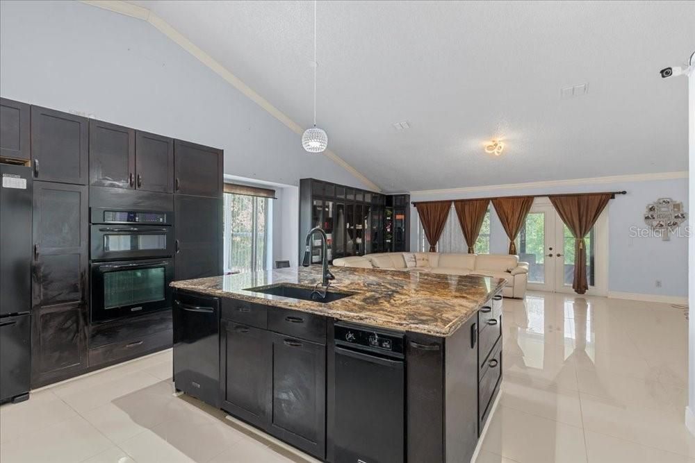 En Venta: $499,000 (4 camas, 2 baños, 2068 Pies cuadrados)