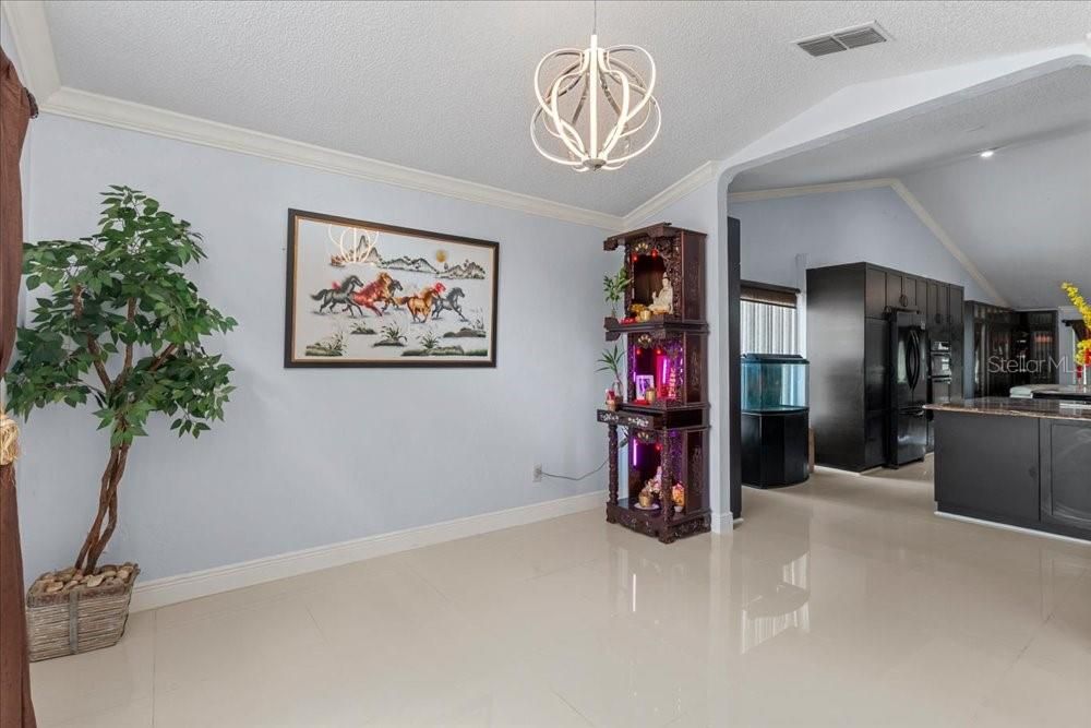 En Venta: $499,000 (4 camas, 2 baños, 2068 Pies cuadrados)