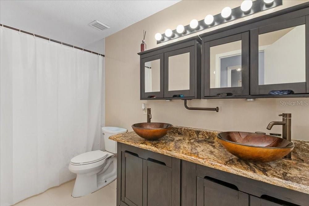 En Venta: $499,000 (4 camas, 2 baños, 2068 Pies cuadrados)