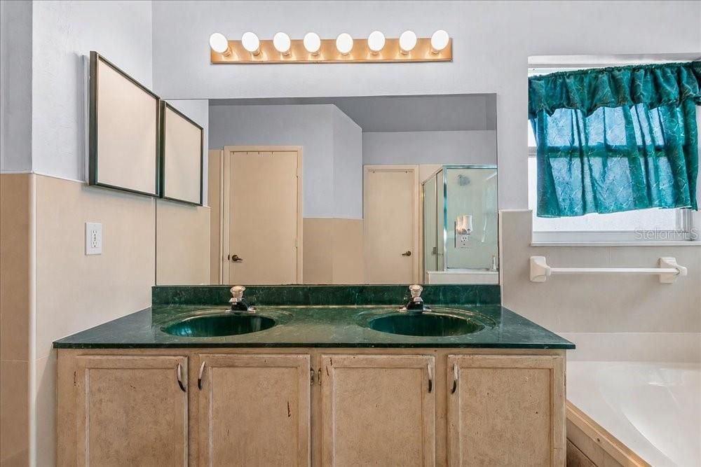 En Venta: $499,000 (4 camas, 2 baños, 2068 Pies cuadrados)