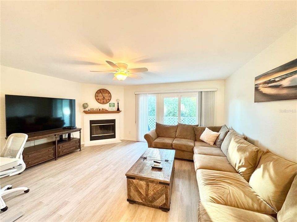 For Sale: $499,000 (3 beds, 2 baths, 1566 Square Feet)