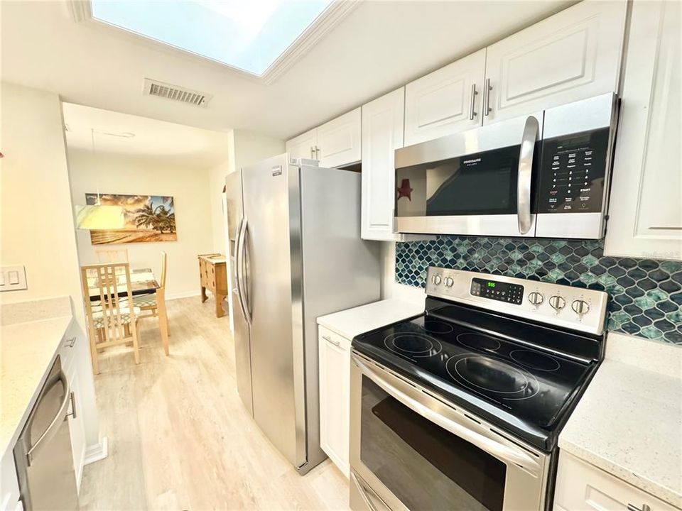 For Sale: $499,000 (3 beds, 2 baths, 1566 Square Feet)