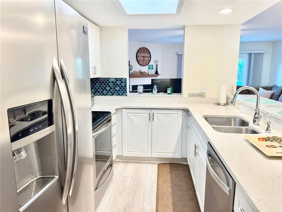 For Sale: $499,000 (3 beds, 2 baths, 1566 Square Feet)