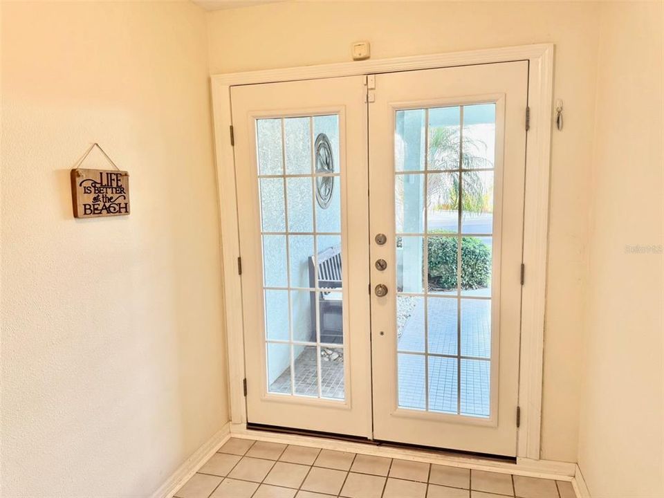 For Sale: $499,000 (3 beds, 2 baths, 1566 Square Feet)