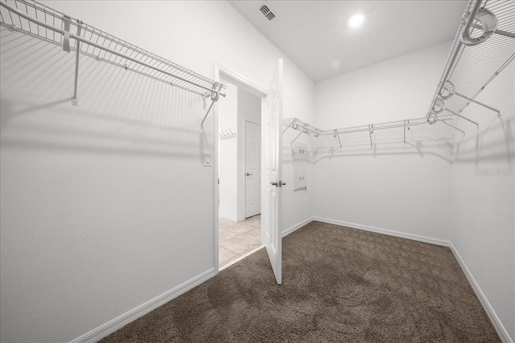 For Sale: $399,000 (3 beds, 2 baths, 2217 Square Feet)