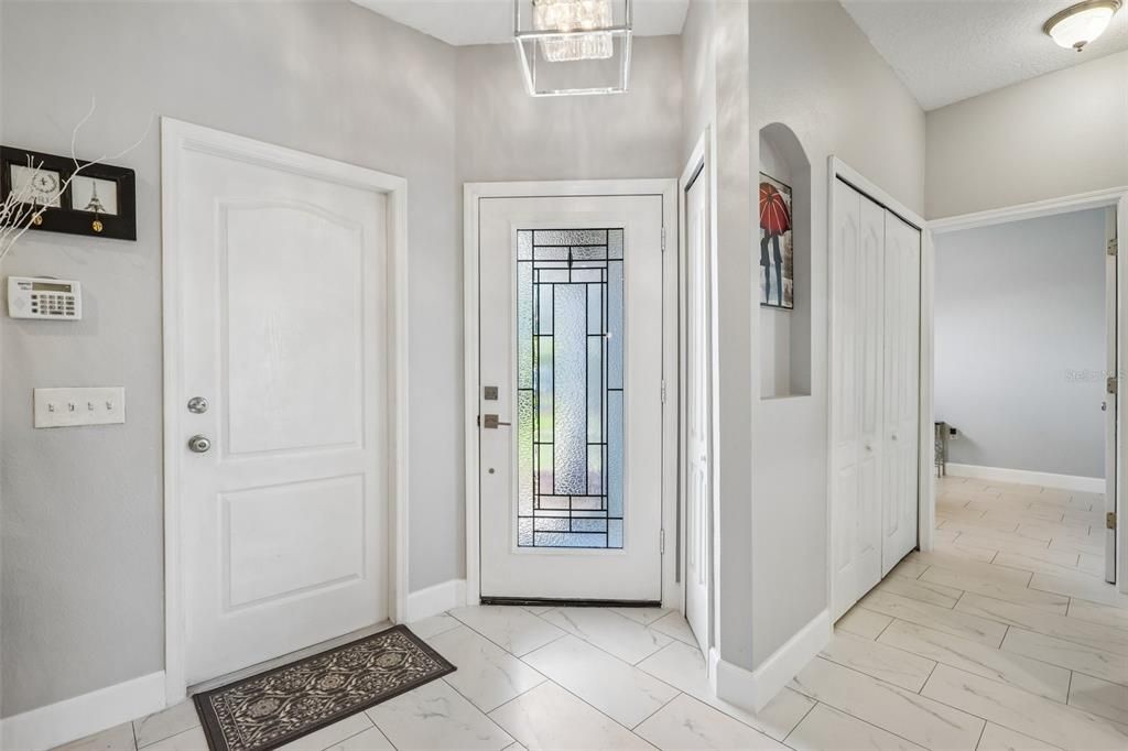 For Sale: $374,999 (3 beds, 2 baths, 1225 Square Feet)