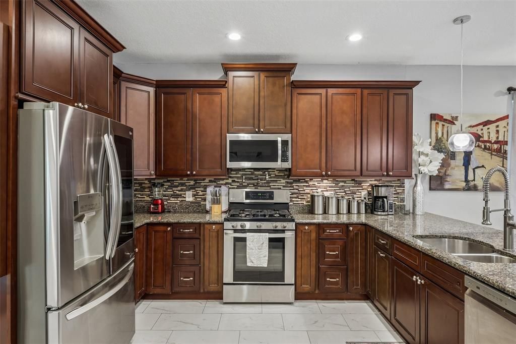 For Sale: $374,999 (3 beds, 2 baths, 1225 Square Feet)