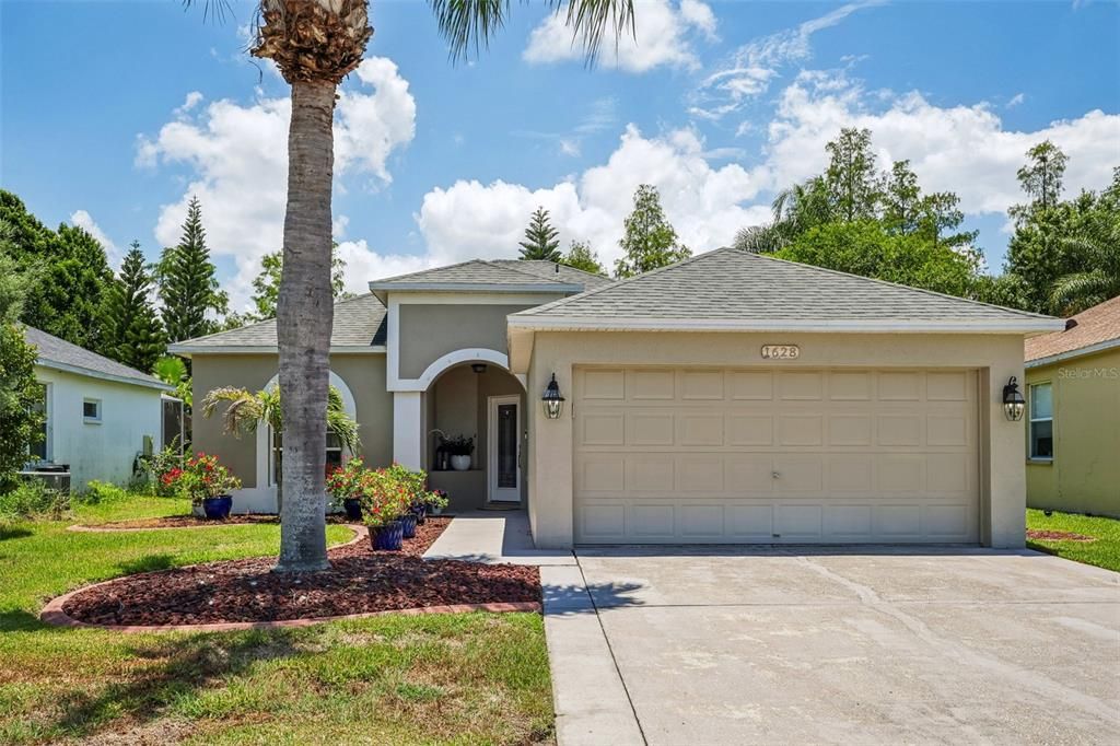 For Sale: $374,999 (3 beds, 2 baths, 1225 Square Feet)