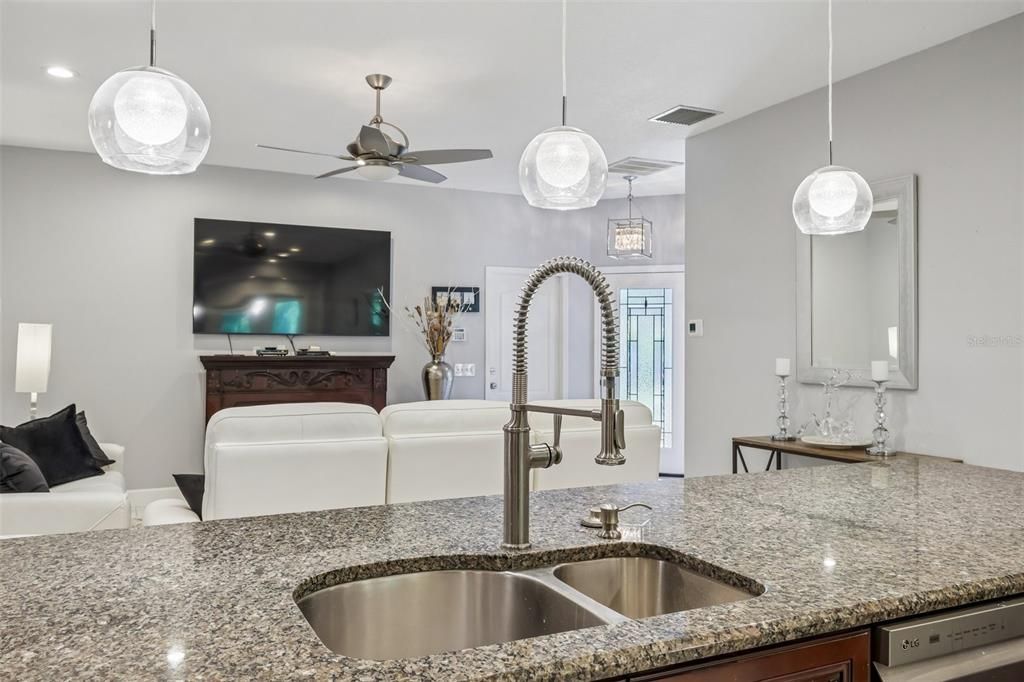 For Sale: $374,999 (3 beds, 2 baths, 1225 Square Feet)