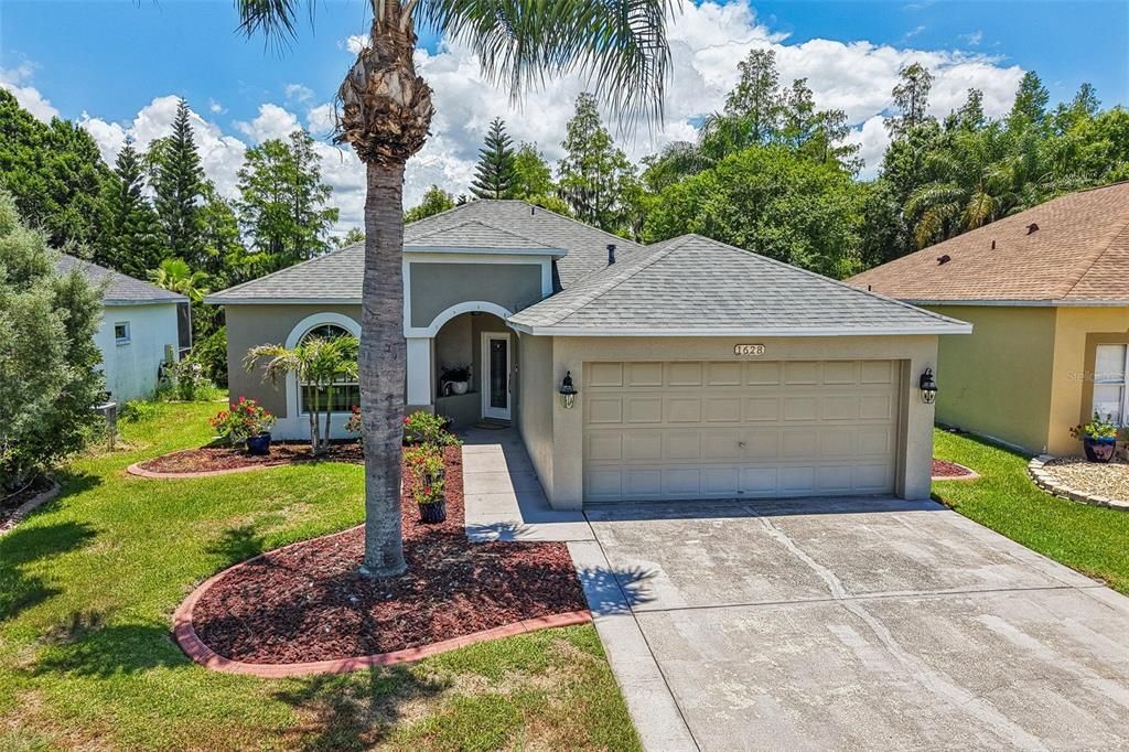 For Sale: $374,999 (3 beds, 2 baths, 1225 Square Feet)