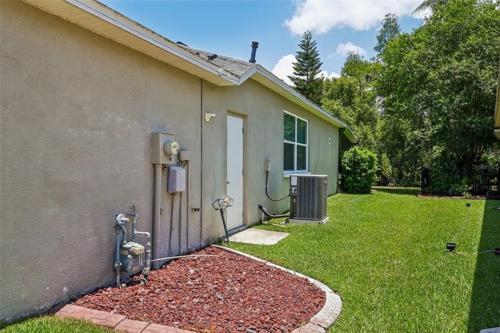For Sale: $374,999 (3 beds, 2 baths, 1225 Square Feet)
