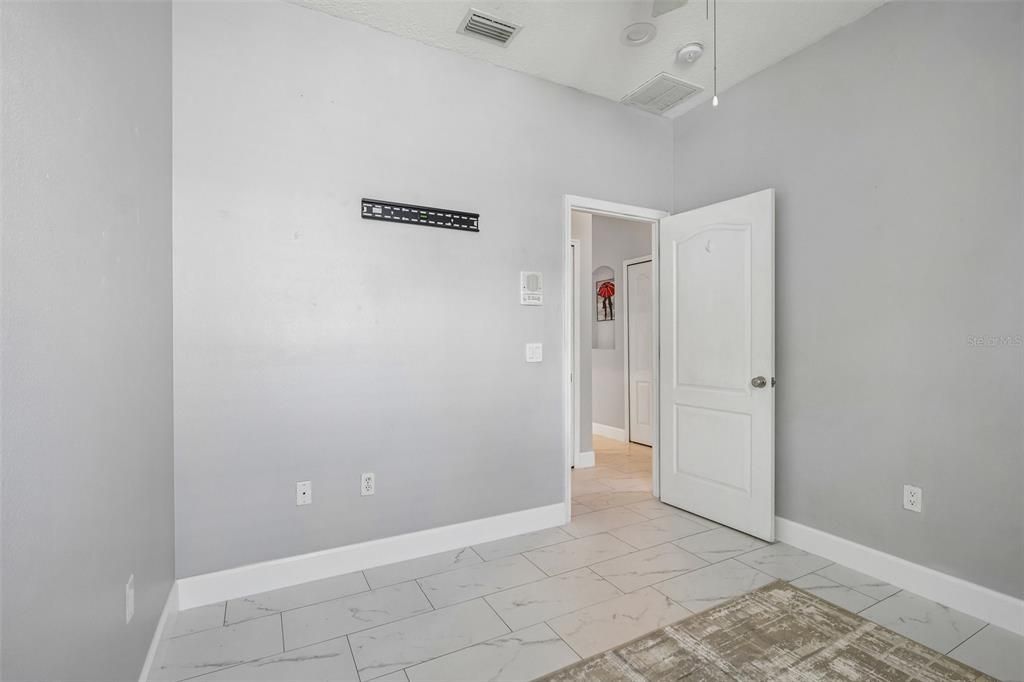 For Sale: $374,999 (3 beds, 2 baths, 1225 Square Feet)