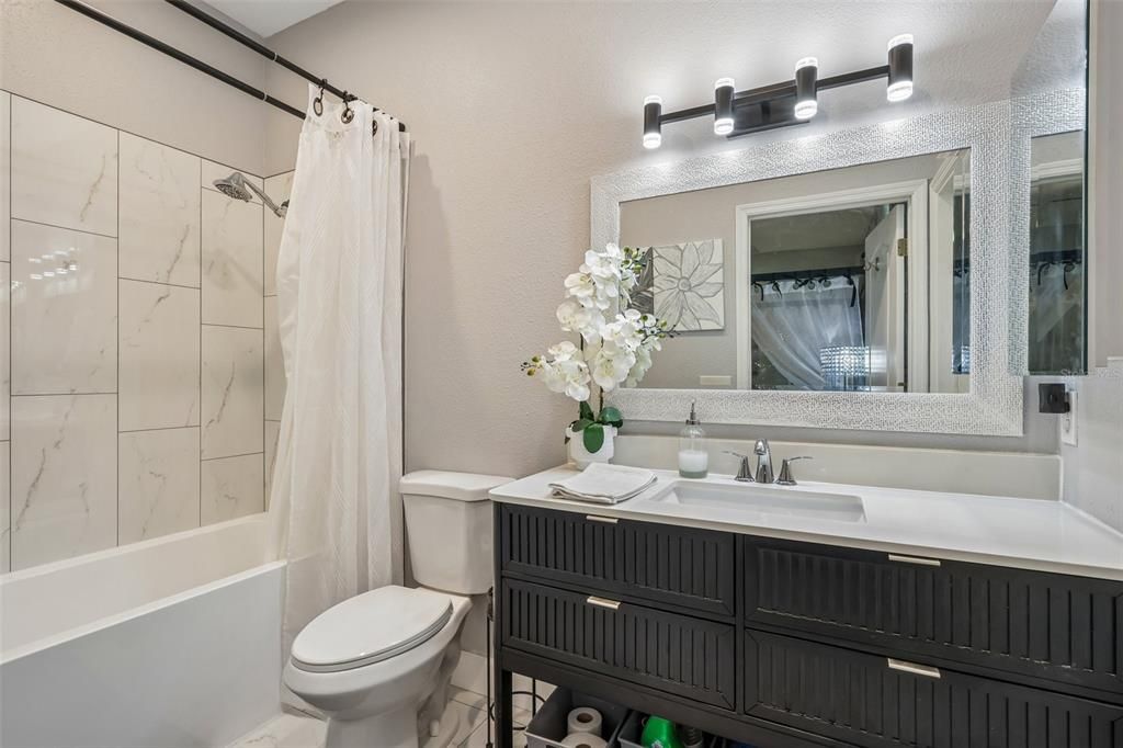 For Sale: $374,999 (3 beds, 2 baths, 1225 Square Feet)