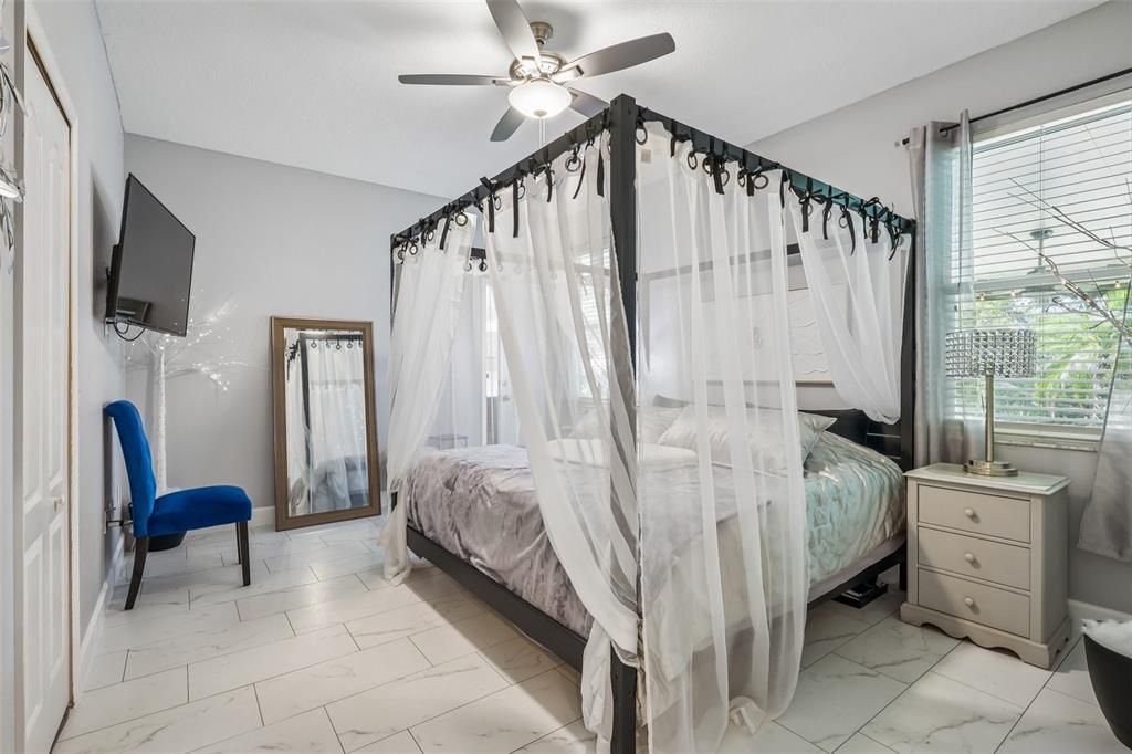 For Sale: $374,999 (3 beds, 2 baths, 1225 Square Feet)