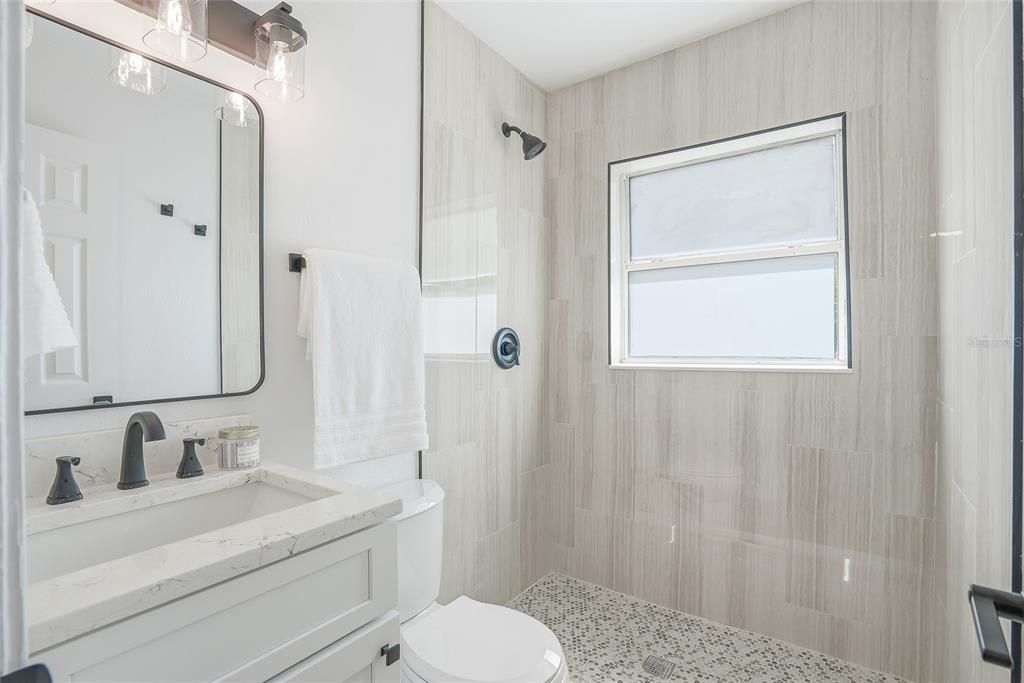 На продажу: $349,900 (3 спален, 2 ванн, 1190 Квадратных фут)