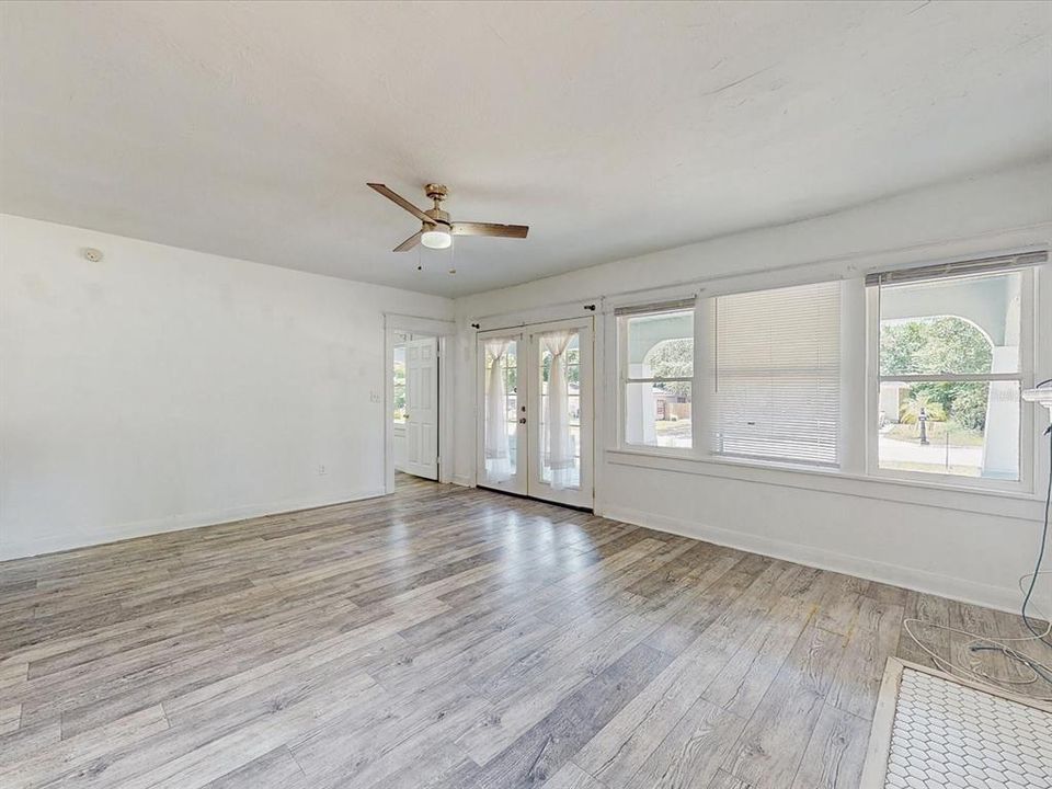 For Sale: $295,000 (4 beds, 2 baths, 1832 Square Feet)