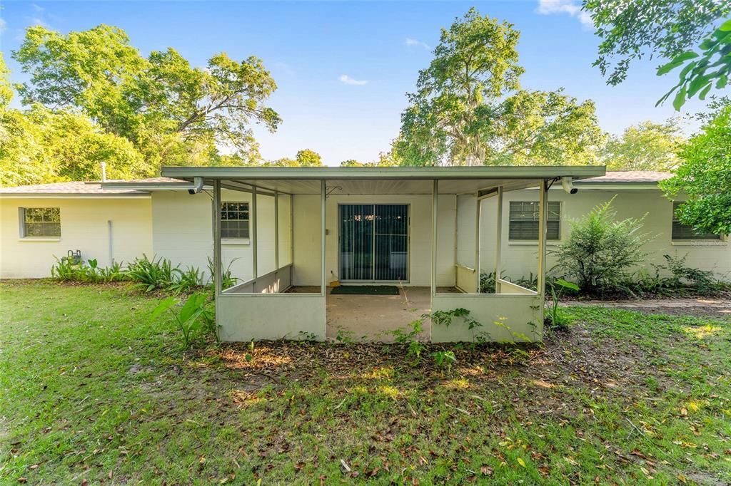 For Sale: $349,900 (4 beds, 3 baths, 2070 Square Feet)