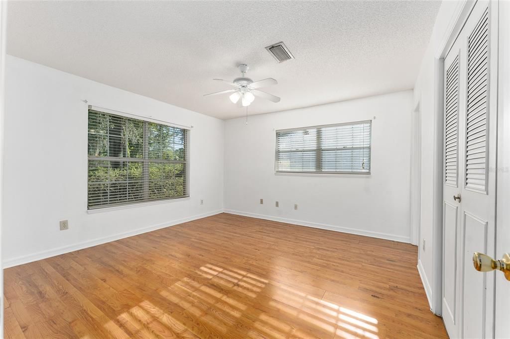 For Sale: $349,900 (4 beds, 3 baths, 2070 Square Feet)