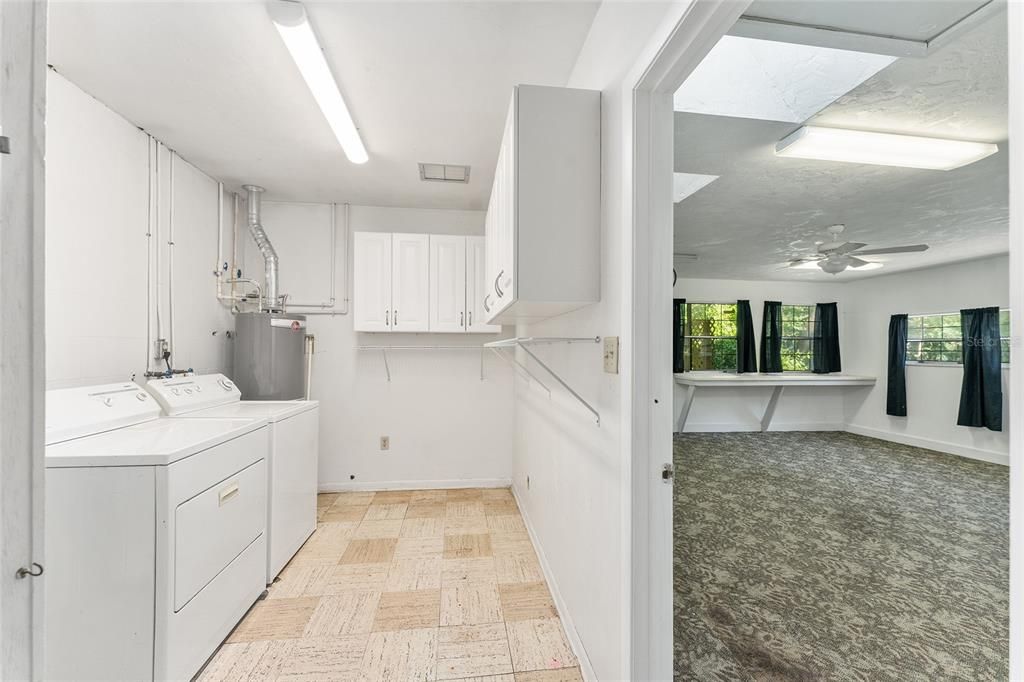 For Sale: $349,900 (4 beds, 3 baths, 2070 Square Feet)