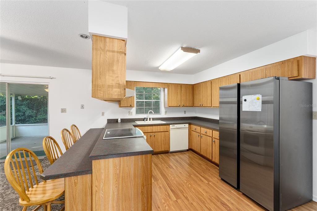 For Sale: $349,900 (4 beds, 3 baths, 2070 Square Feet)