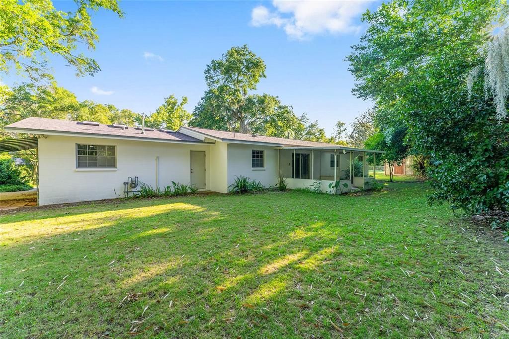 For Sale: $349,900 (4 beds, 3 baths, 2070 Square Feet)