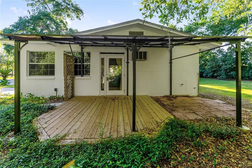 For Sale: $349,900 (4 beds, 3 baths, 2070 Square Feet)