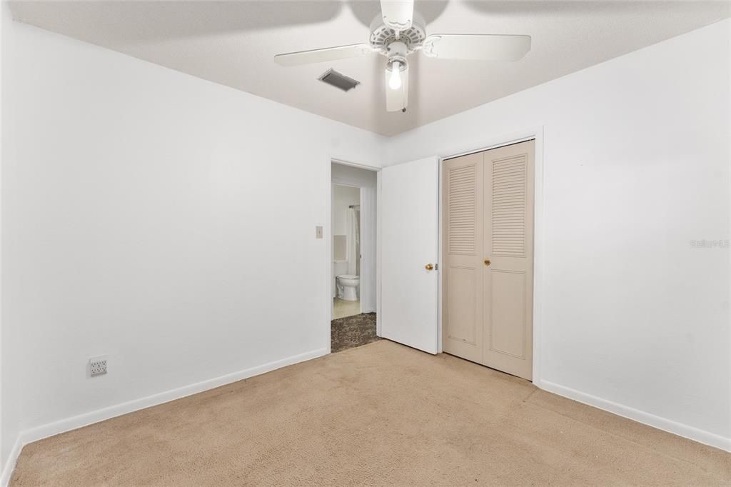 For Sale: $349,900 (4 beds, 3 baths, 2070 Square Feet)