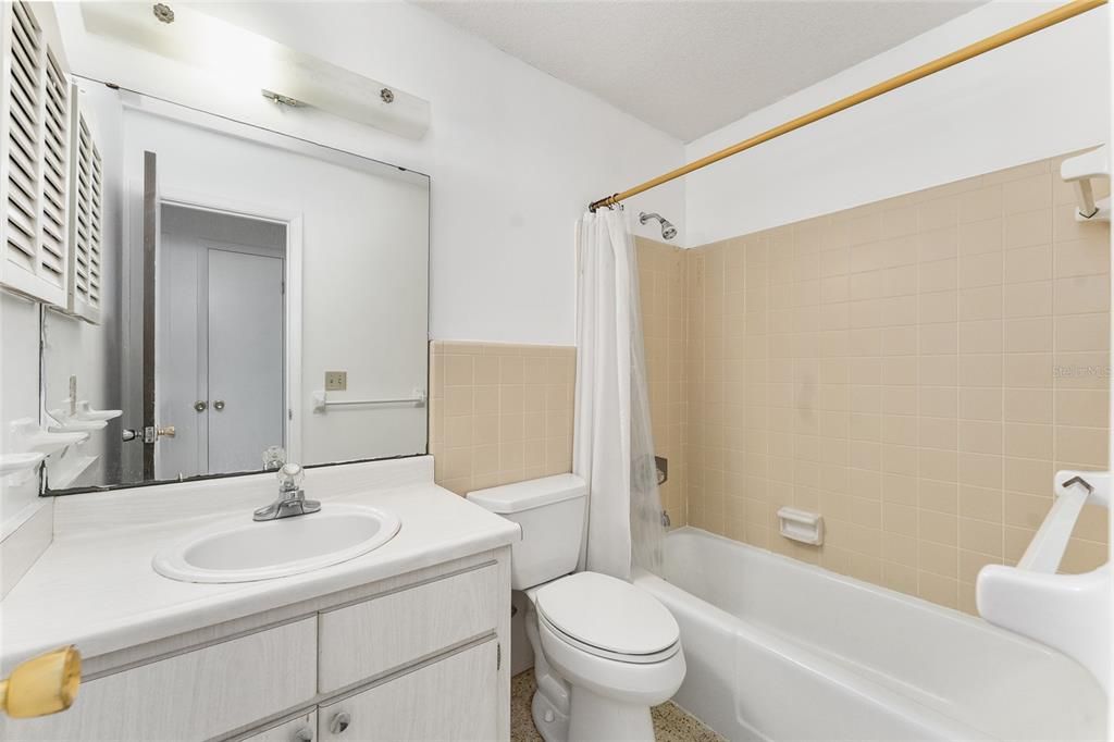 For Sale: $349,900 (4 beds, 3 baths, 2070 Square Feet)