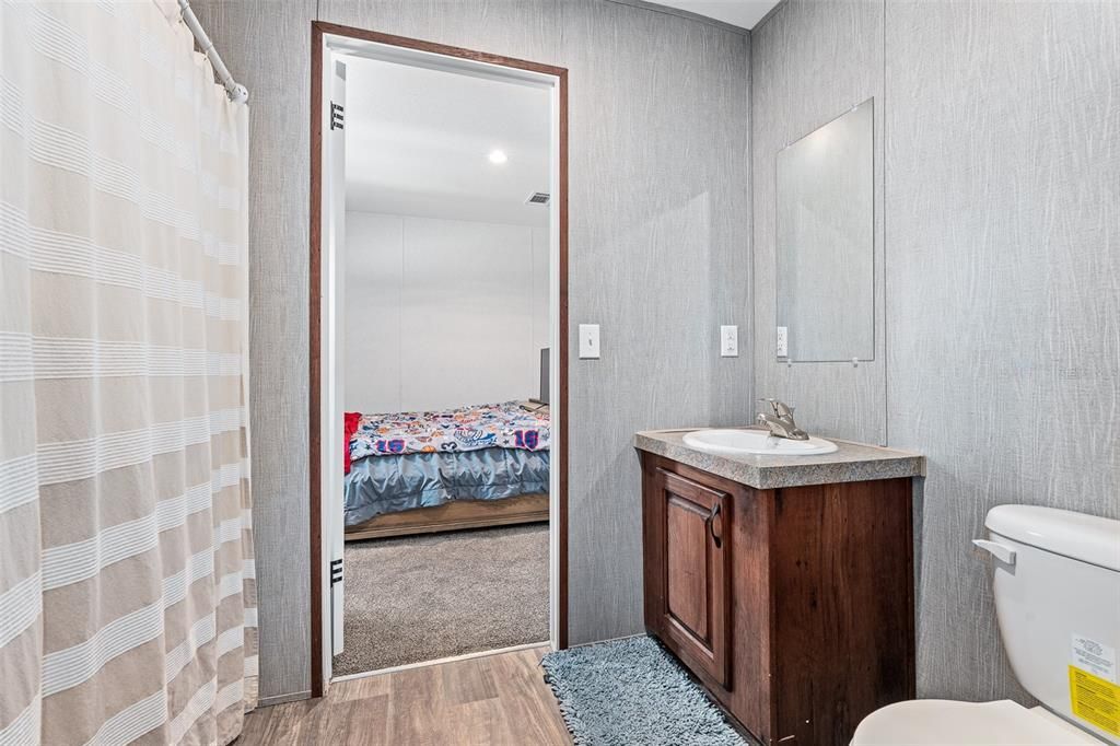 For Sale: $334,900 (5 beds, 3 baths, 1920 Square Feet)