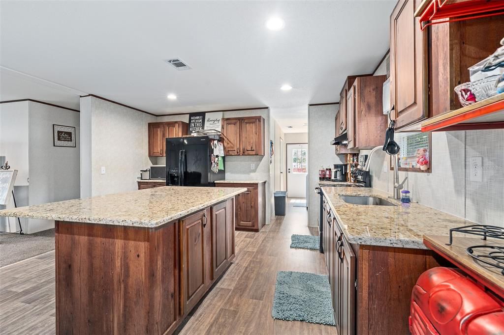 For Sale: $334,900 (5 beds, 3 baths, 1920 Square Feet)