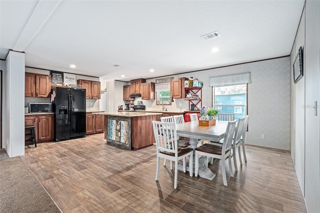 For Sale: $334,900 (5 beds, 3 baths, 1920 Square Feet)